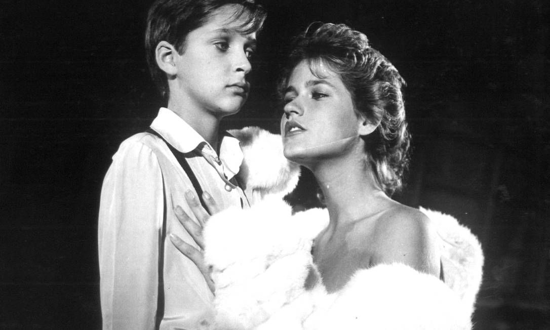 ivanasbr's tweet photo. @_kinem_aliel Produtor comemora exibição de 'Amor estranho amor': 'Com essa alforria, ele volta a ter vida'
Filme, que passou quase 30 anos com exibição proibida por acordo com a Xuxa Produções, vai passar no Canal Brasil 
Carlos Helí de Almeida
11/02/2021 - 13:56 https://t.co/TZN5C0GQ41 https://t.co/xO8o5UYjXz