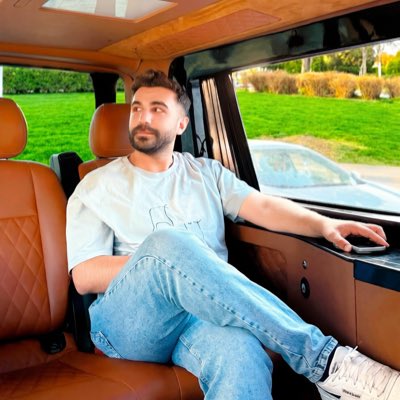 Zlkf211's tweet photo. #YeniProfilResmi https://t.co/Ov4yOmSUuo