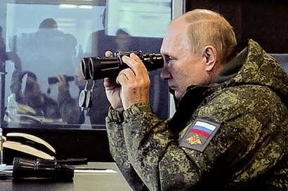 socialismoolib1's tweet photo. 🇷🇺#RUSSIA #USA #NATO #EU
#News
🔫07/28/2026 Genocidal #DICTATOR #PUTIN COMMUNIST RUSSIA signs order INCREASING #RUSSIAN #ARMY size to over 2.4 MILLION #RUSSIANS: 6TH TIME since INVASION of #UKRAINE
ACTIVE MILITARY WORKFORCE expands from 1,510,000 to 1,535,000 service members https://t.co/FH56Du2MSI