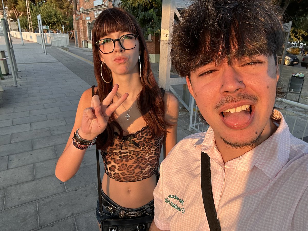 extremolvr's tweet photo. muy guay el tren https://t.co/nsvE8YEHPj