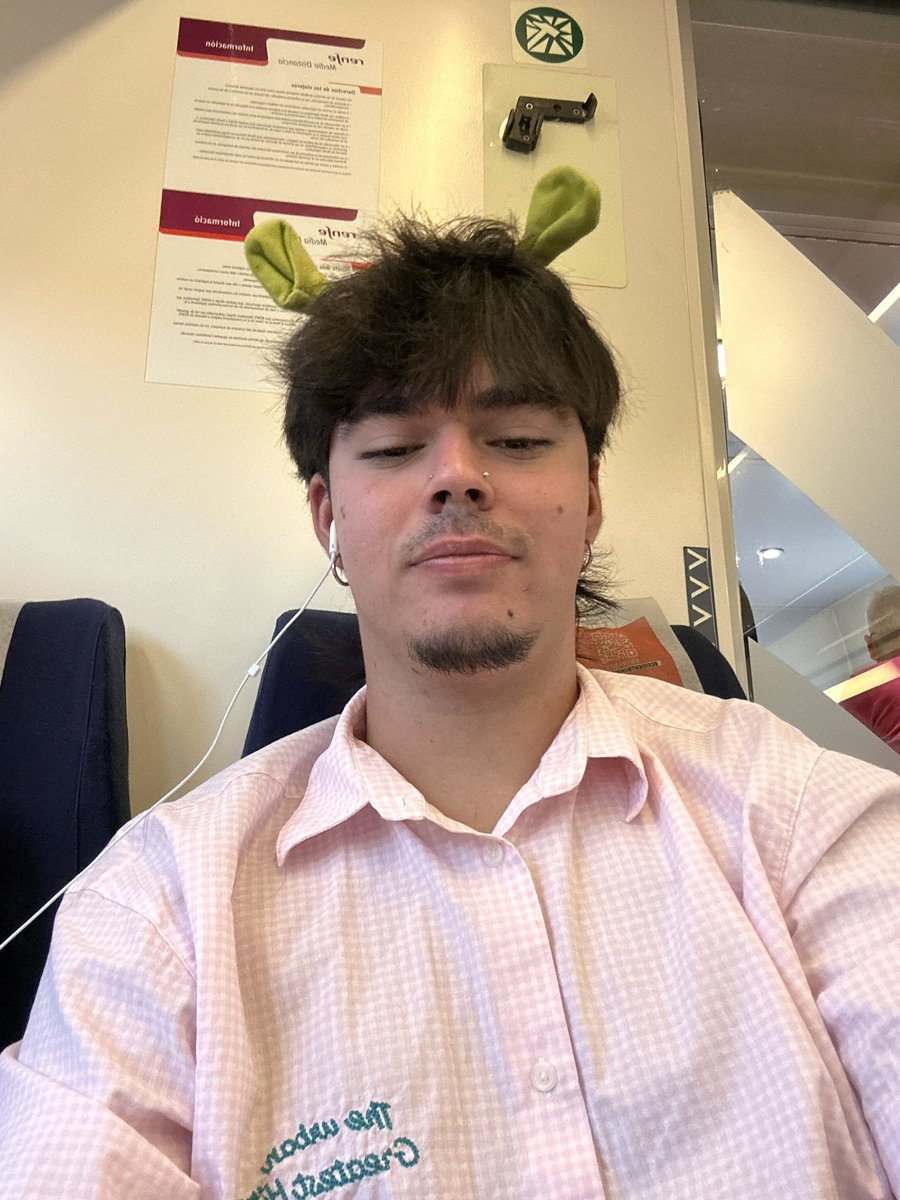 extremolvr's tweet photo. muy guay el tren https://t.co/nsvE8YEHPj