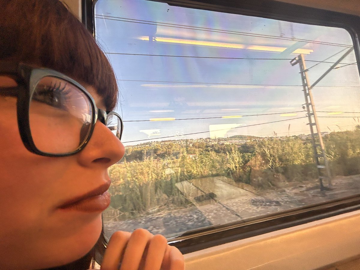 extremolvr's tweet photo. muy guay el tren https://t.co/nsvE8YEHPj