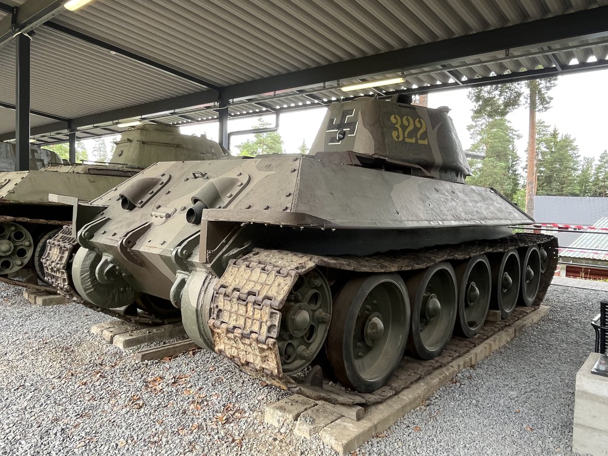 legoworks's tweet photo. フィンランドシリーズですが、「こっち系」見たい人、いますかねえ？🤔
T34/76
この投稿に❤️いっぱい貰えたらやろうかな🤔
#フィンランド https://t.co/UmRtmpRQoR