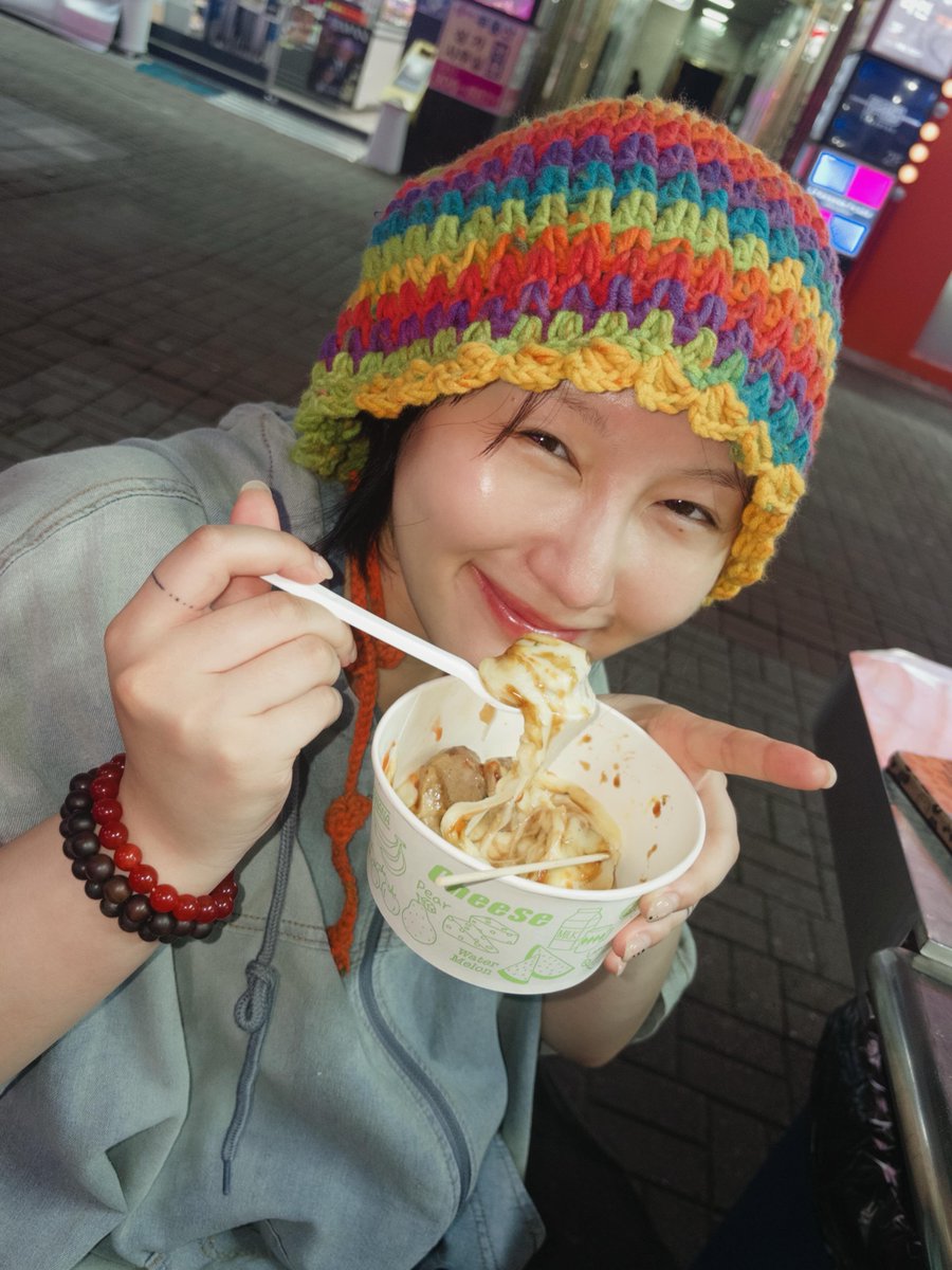 siyooist's tweet photo. her specifically https://t.co/n23fMI33BG