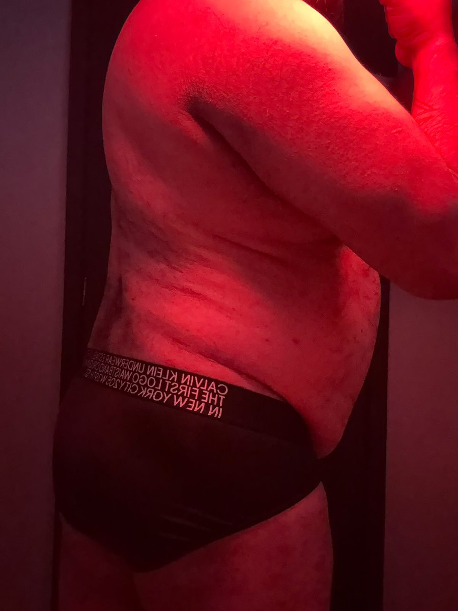 MEncalzones's tweet photo. Con estos colores me recordó mucho esas tardes de diversión en río marne… buen miércoles mis morbosos reciban un abrazo muy fuerte y aprensión de panzas … la neta he estado muy caliente … https://t.co/U1vP9fQEtO