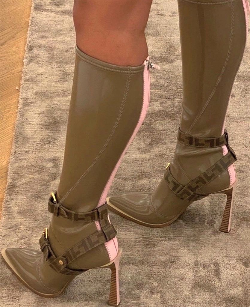 ExcusePrada's tweet photo. Fendi boots https://t.co/w8L0o7pKcI