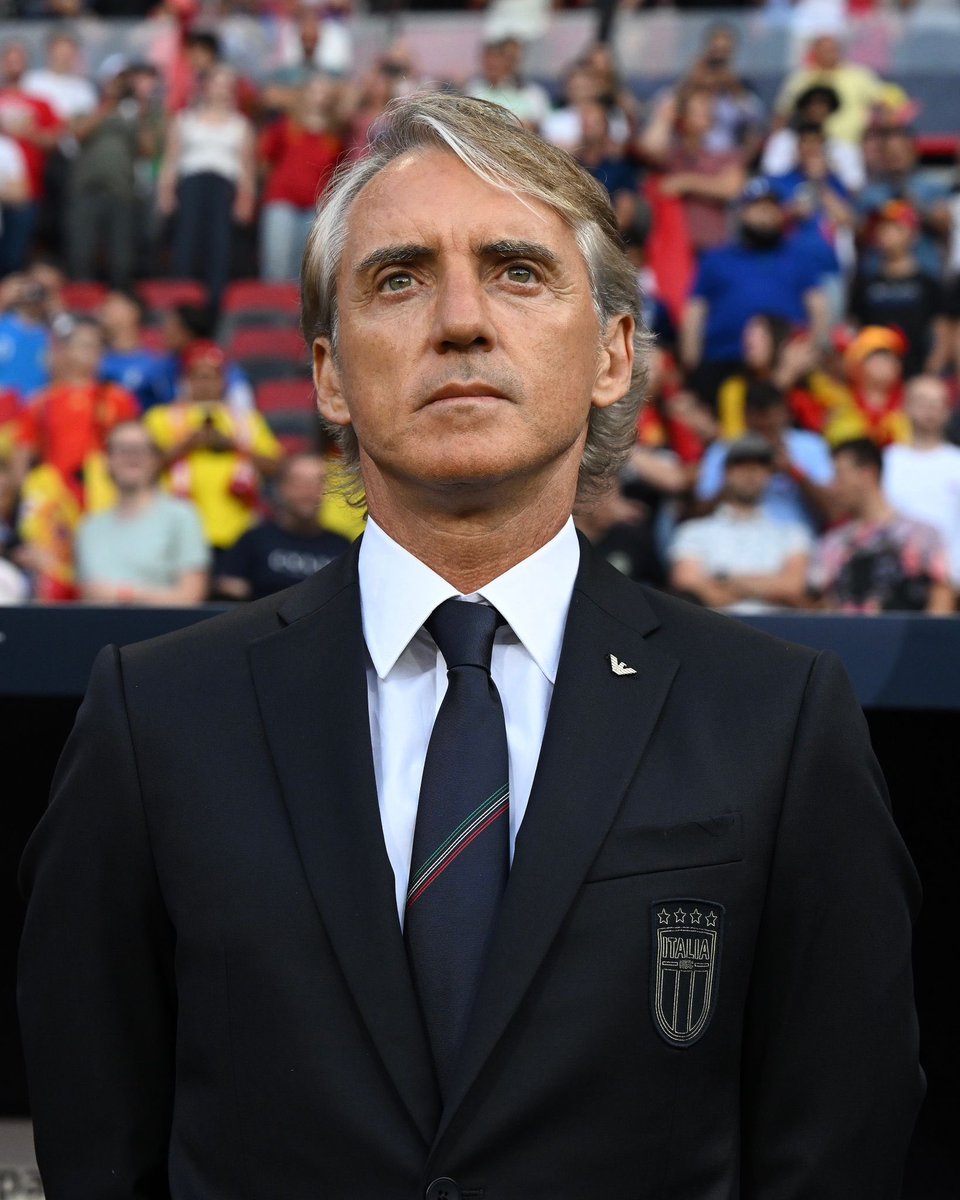 viadanapoli's tweet photo. Uno dei migliori ct che ricordi
37 partite di fila senza perdere
Europeo vinto
Bel gioco contro le piccole e legnate contro le grandi
Fuori dai mondiali per colpa di quel coglione di Jorginho

Ma soprattutto 
BELLO, ELEGANTE, ITALIANO https://t.co/DAScIn1OE9
