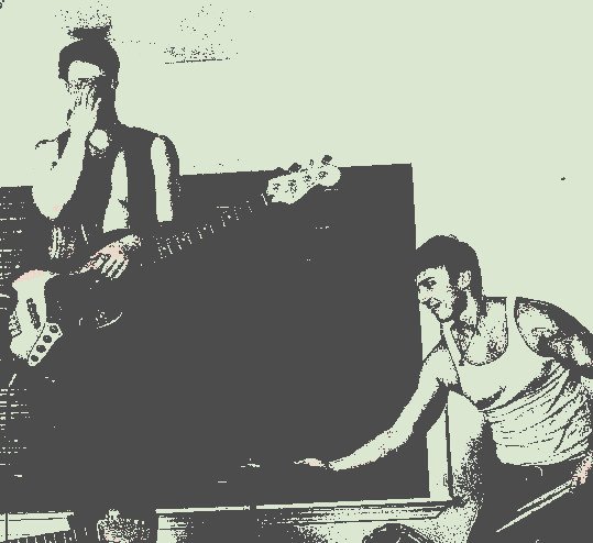 salvrion's tweet photo. ⠀
⠀
⠀⠀⠀bazen on shot tekila sizi herhangi birinin garajında rock band kurmaya sürükleyebilir.

⠀ https://t.co/LEZgUbYLb2