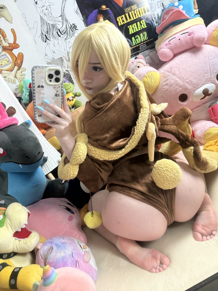bookwormbunni's tweet photo. Buns n soles combo 🐾 https://t.co/g61cz9ljBy