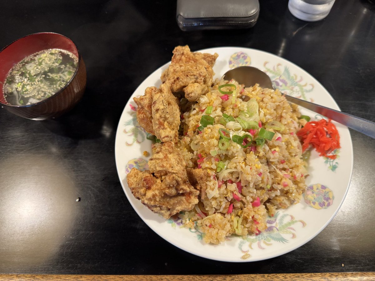 G96332239's tweet photo. からあげ炒飯。普通盛りでえげつない量来た。しかもすんごい美味い。
ほんで気温日中でこれだもの。
仕事で伺ったお家。ストーブ焚いてたよ。北海道夏来ない説w https://t.co/IK7976NCVZ