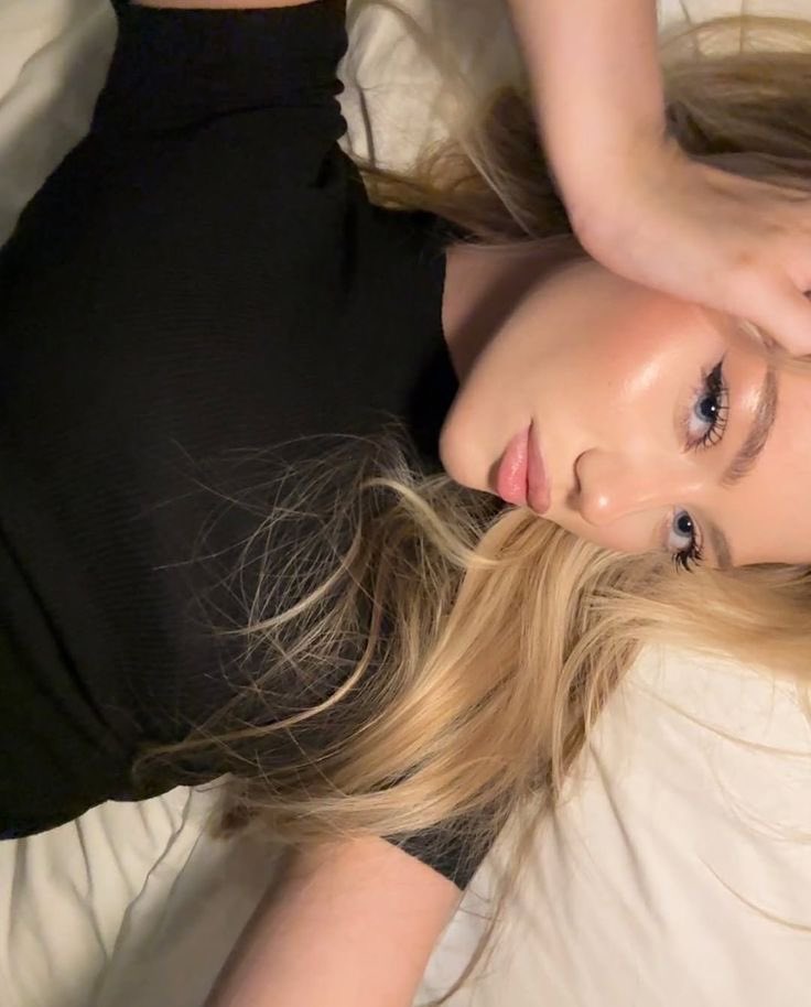 chilling girl tweet media