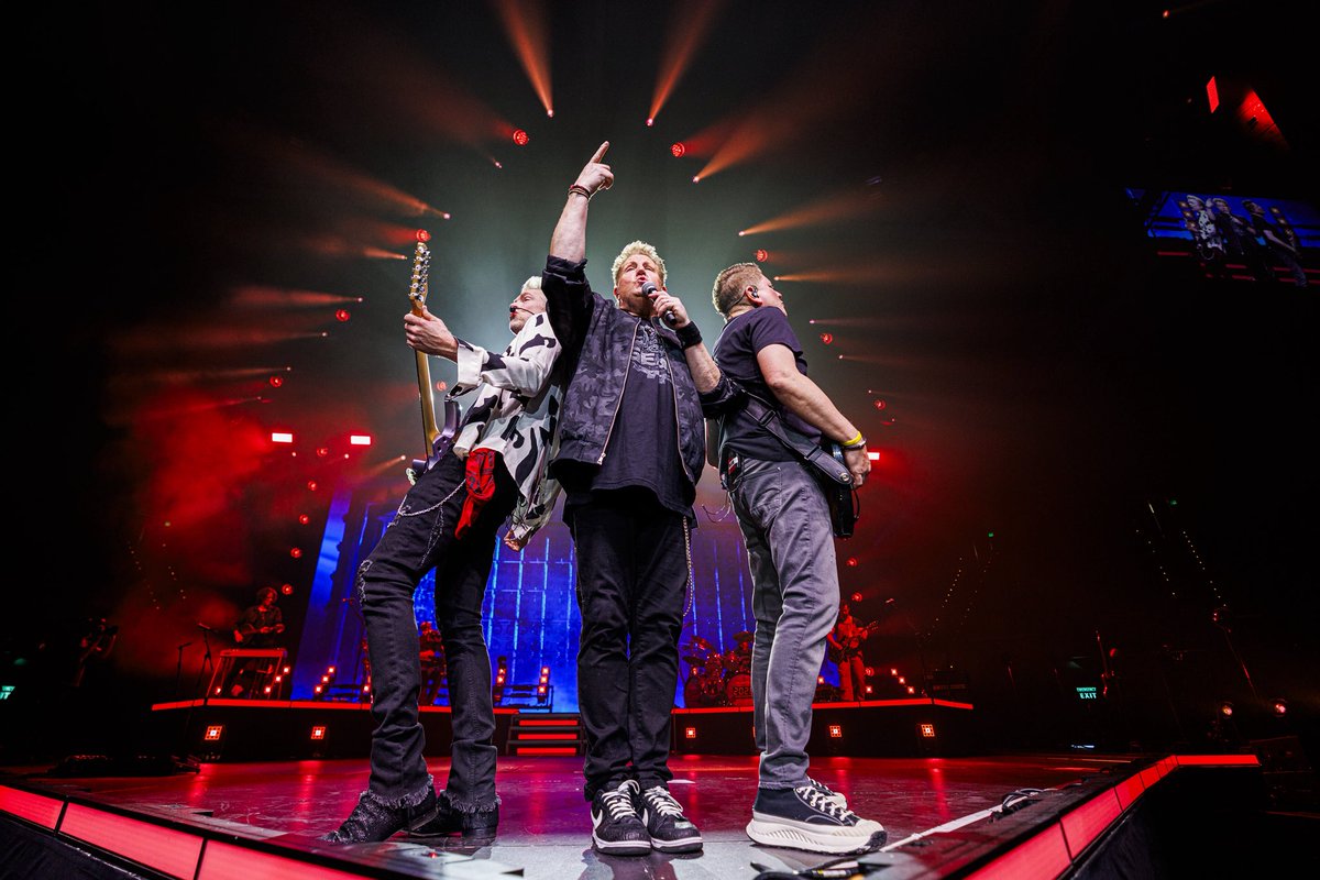 rascalflatts's tweet photo. When was your first Rascal Flatts concert? We wanna know! https://t.co/xvEj4sFYzx