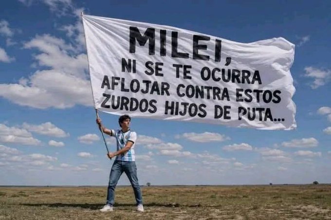 cms_maTador's tweet photo. De que hablas, idiota??? 🤌🤌🤌
EL petróleo va a ser igual o más que el campo, generando ingreso al país... 
KUKAS corruptos, estuvieron 20 años saqueando las arcas del estado, vaciaron el BCRA y no permitieron ninguna inversión en Vaca Muerta!!

En 2027, MILEI...BOLETA COMPLETA!! 🇦🇷