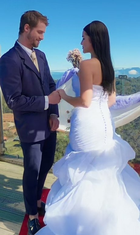 biazinhaArchivo's tweet photo. 🤍👰🏻🥹💙 #Madu #Vingançaaovivo https://t.co/nsrJ78sZ8b