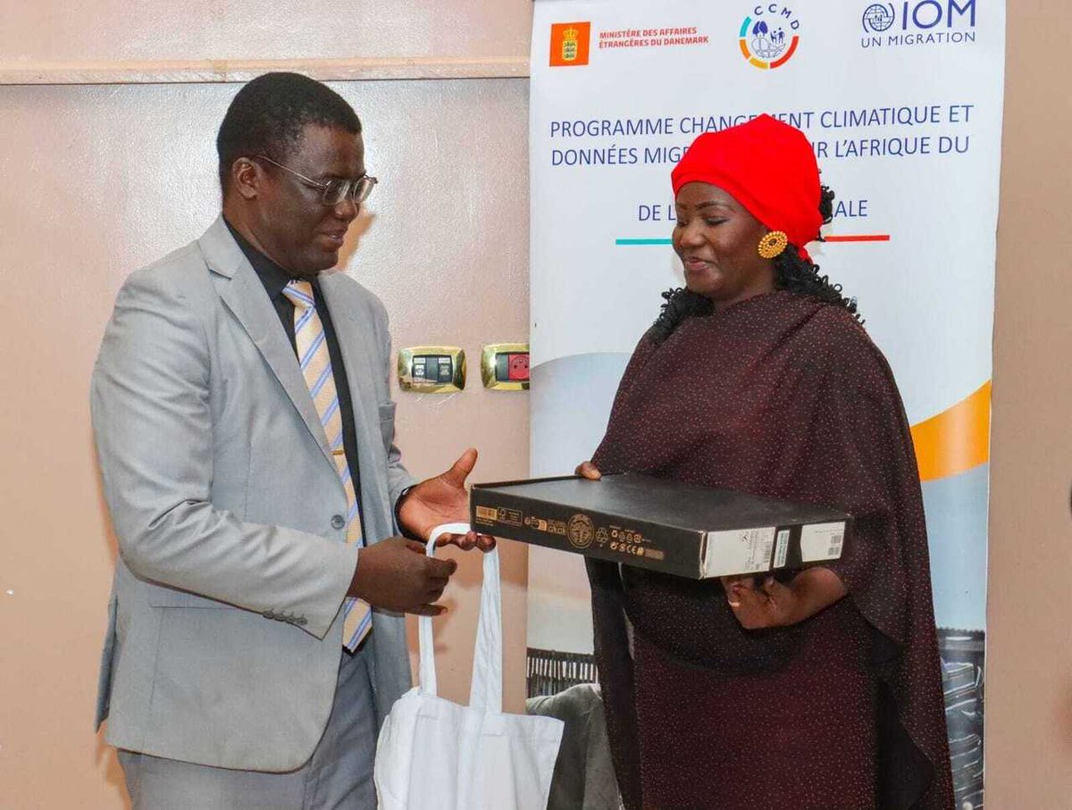 Chadlens1's tweet photo. 📰 #Tchad : L’Union des Journalistes #Tchadiens (UJT) et l’OIM ont célébré le journalisme engagé sur le #climat et la #migration
Une initiative visant à valoriser le rôle des médias dans la sensibilisation aux enjeux environnementaux et migratoires 🌍🇹🇩
#UJT #OIM #Journalisme https://t.co/UZKPiBjeEQ