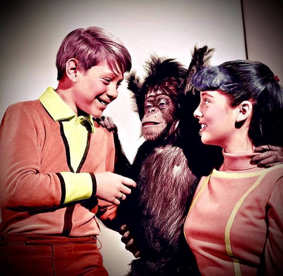 lippyent's tweet photo. Can you name this TV Series 📺 from just this shot? Hmm 🤔 ?¿ https://t.co/1Ji7bb5W9s