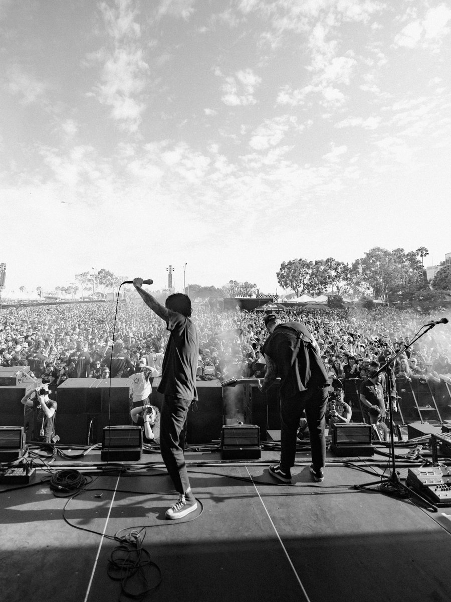 SWStheband's tweet photo. Wow ok you guys sold out Anaheim in just 2 hours! We couldn’t be more grateful, thank you 🖤

This is your reminder that tickets to our North American tour are selling quick! 🏃

Anaheim, Phoenix, Boston, Sayreville, Philadelphia, New York, Baltimore, and Charlotte are all SOLD OUT! 

Grab your tickets now at https://t.co/I4lNVYJoww