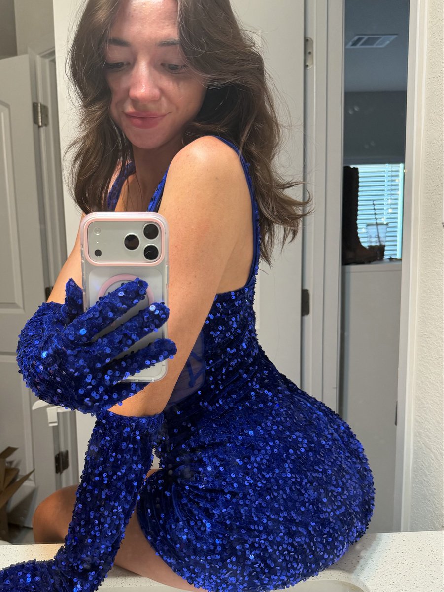 mollymoonnn's tweet photo. No idea where I’d wear this purple dress but it’s cute for a mirror selfie https://t.co/LlLxNcjW4i