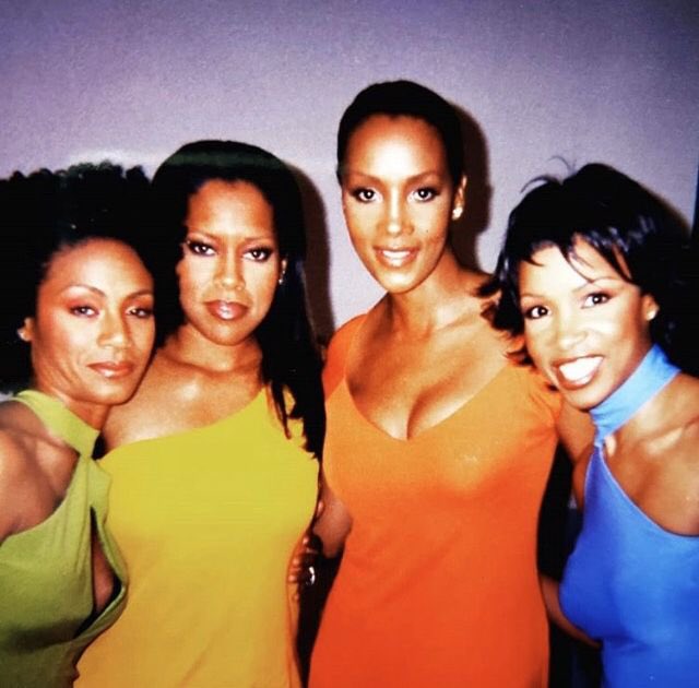 VintageSitcoms's tweet photo. What a moment in time. This photoshoot is so iconic https://t.co/1nZor5Ca9Y