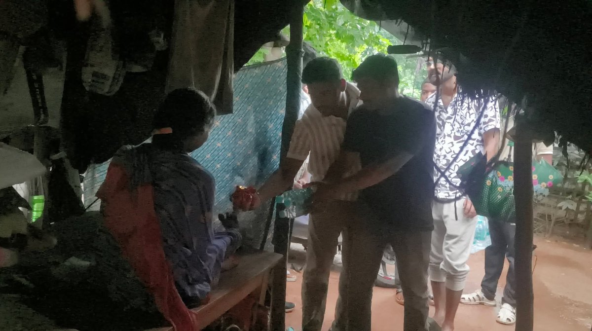 PatitapabanLen's tweet photo. Continuous heavy rain has led to severe waterlogging across Nilagiri Constituency.

Visited ground zero with the Yuva Morcha team to assess hardships and distribute dry food packets &amp; safe drinking water.

For us, service is not just a promise - it is our core pledge 🙏

#Odisha https://t.co/aXAqpvCn0c