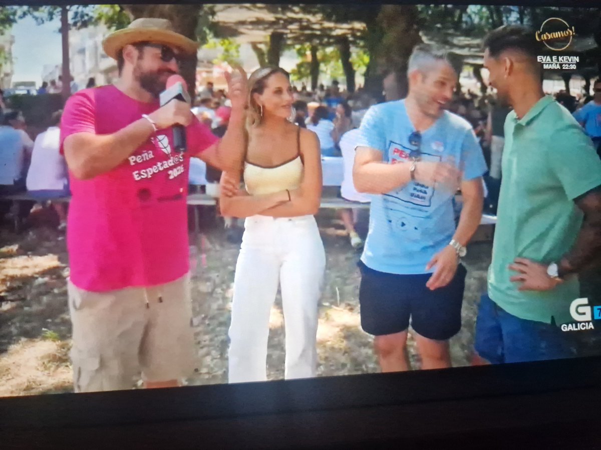 NietoMily's tweet photo. Ellos ganándose siempre a la gente!! Son únicos!! #CollePanEMolla https://t.co/y4c1nh9V3a