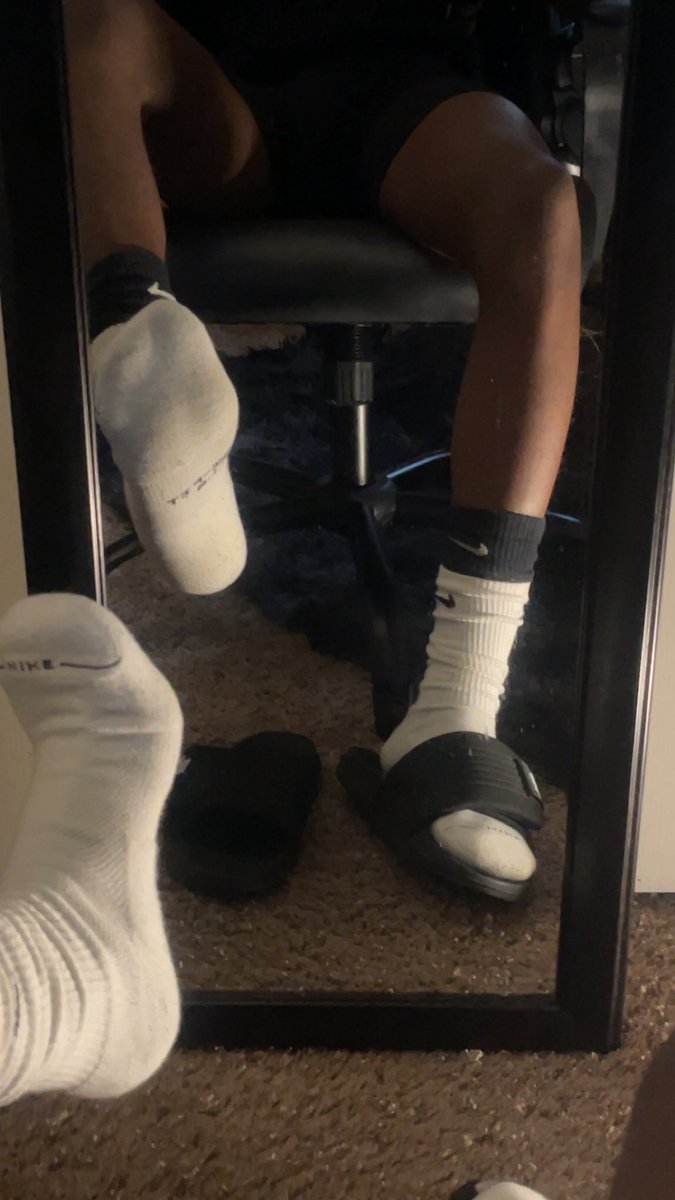 NotJusk2's tweet photo. Want a sniff bro? 🧦 https://t.co/74fLZZUOPZ