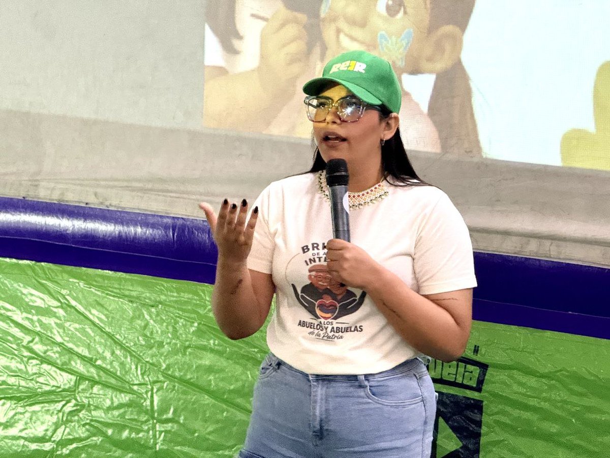 venezuelajoven_'s tweet photo. ¡Agosto de alegría y esparcimiento! Del 1 al 30, la GMVJ despliega el Plan Vacacional Comunitario RIE. Más de 3M de personas (niños, adultos y mayores) disfrutarán de recreación, deporte y cultura en todo el país. ¡9.000+ voluntarios en 5.336 circuitos y 107 campamentos! https://t.co/SS6s3RHbRS