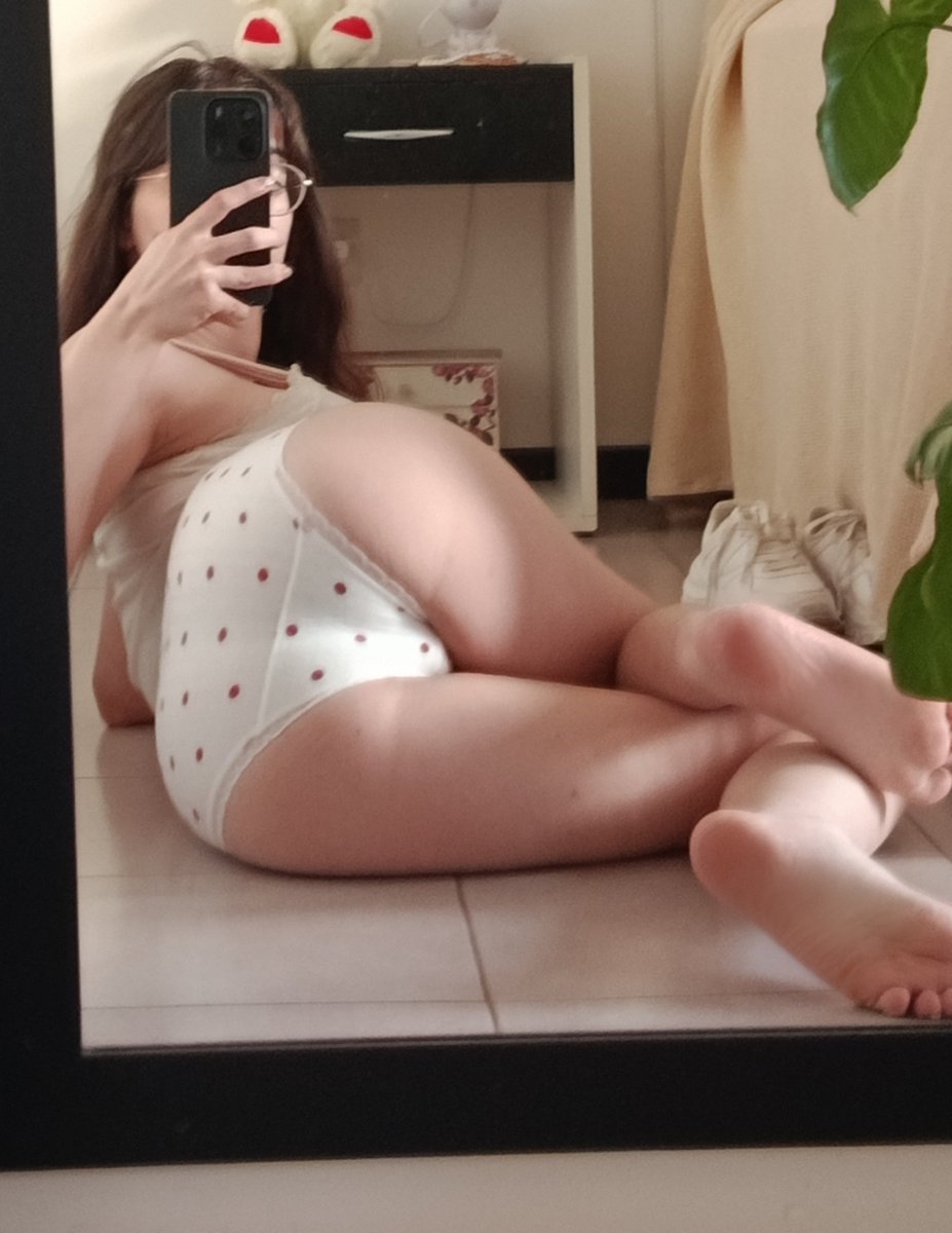 clingybunn's tweet photo. My birthday's tomorrow! Did you get me a gift already? 🥺🩷

https://t.co/JbRB9U24io https://t.co/AE09klt5bc