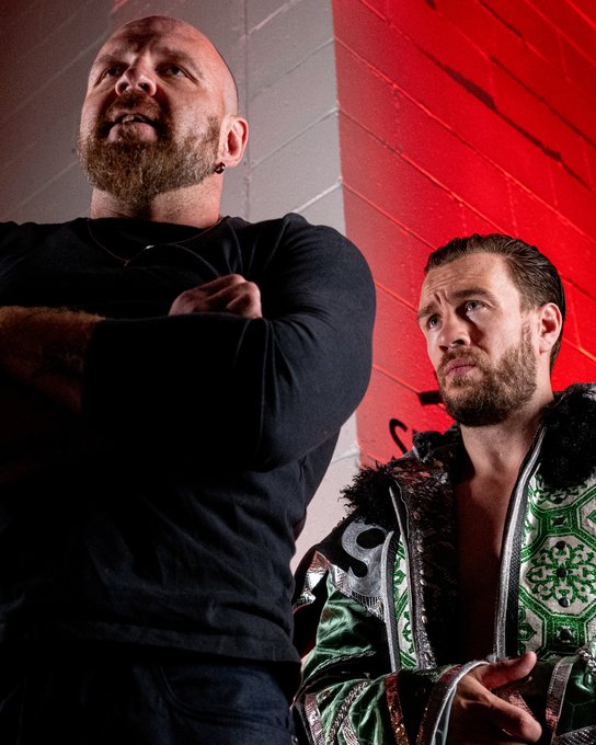 K_Keegan_'s tweet photo. Un punto importantes es, que los DR no traicionaron a Ospreay, fue este quien los traiciono a ellos.
Los DR le dieron todo, y Ospreay se arrepintió en el camino.
Ahora hay 2 opciones, o Will tiene que derrotar a Mox antes de #AllIn, o se guardan el combate para #AllOut
#AEW https://t.co/aPrQ3S3pD0