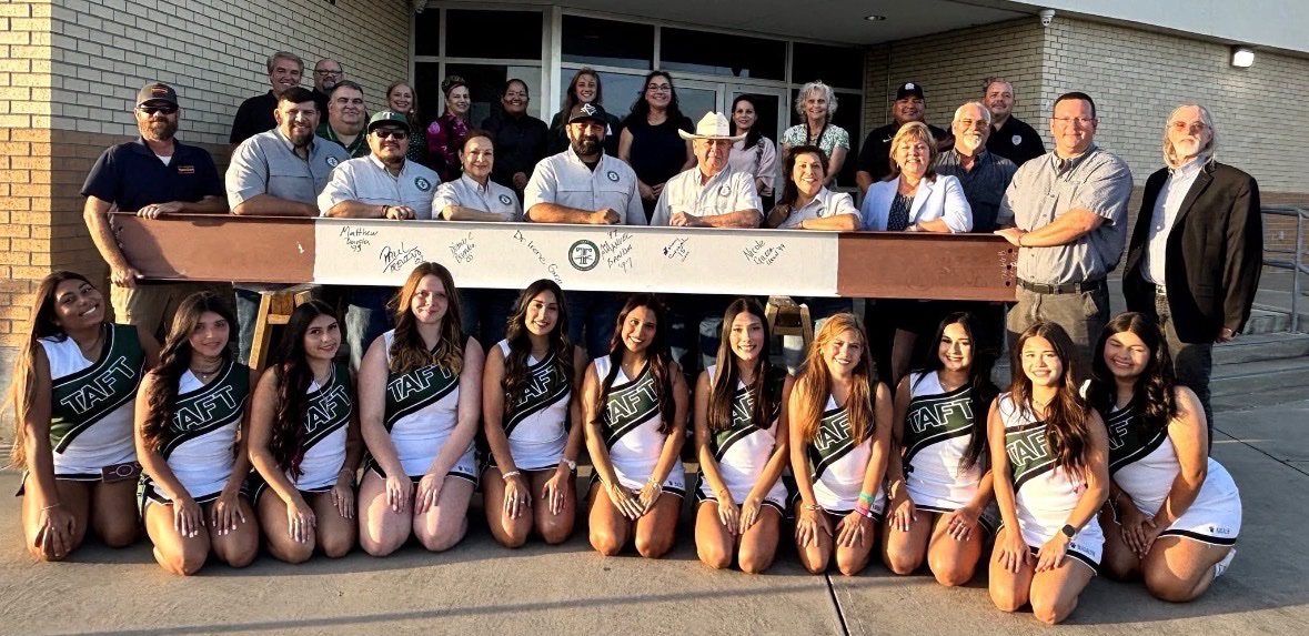 SpawGlass1953's tweet photo. Our #SGCorpusChristi team was excited to share a project milestone with students and faculty from Taft High School during a beam signing ceremony for the Taft Independent School District New High School project!

#SGBuildsEducation #AbsoluteBest #TexasBuilder https://t.co/fQQyu6f6hT