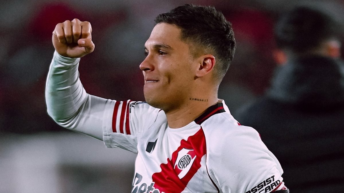 Galofatos's tweet photo. Tava aqui pensando quando é que passa cavalo arriado no CT do Galo e o Galo não tem noção de que quando tem a oportunidade de Mercado os dois tão ai @Atletico , Fred e quintero TEM QUE BUSCAR NO AEROPORTO A OPORTUNIDADE QUE VOCÊS QUERIAM ESTÁ AI https://t.co/NqyNOmFhv8