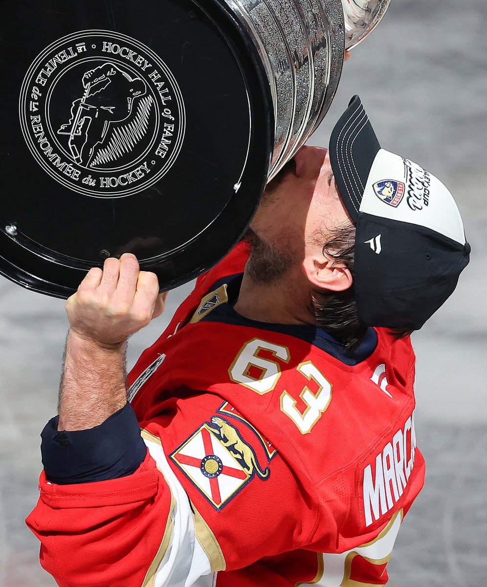 spittinchiclets's tweet photo. 63 days until the NHL season. https://t.co/g66RUfyT9c