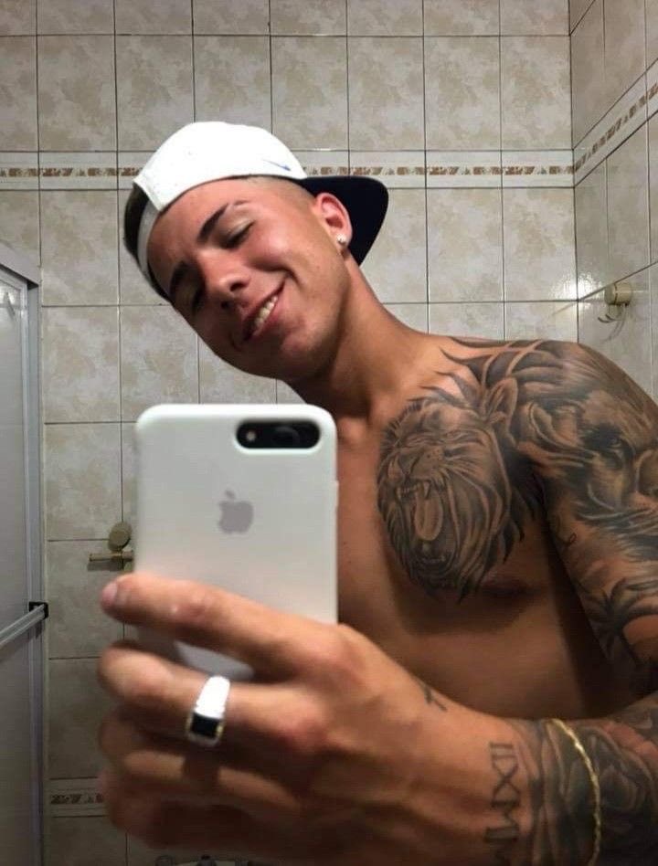 fratrryloverr_'s tweet photo. amo como posta no pueden decir q los jugadores argentinos son feos literalmente miren esto y los q me faltan https://t.co/OIIfxr8djr