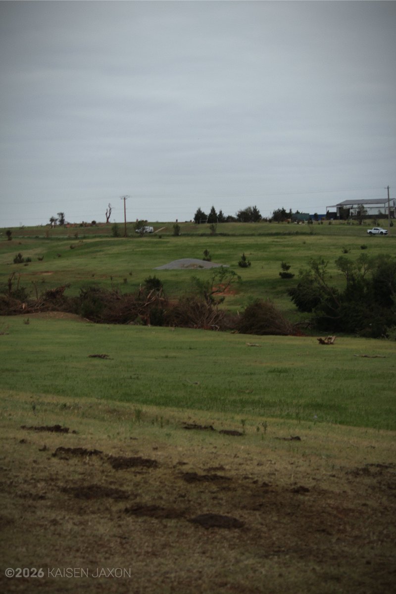 StreamwiseTV's tweet photo. Stills from the now potential EF-5 effecting the southern  side of Enid, Oklahoma back on April 23rd, 2026

📸: @KJ_Chasing https://t.co/fo7PxkDZU7
