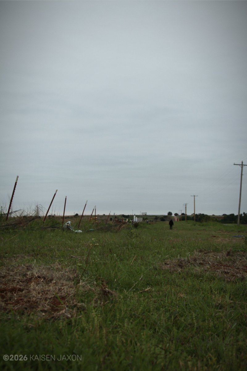 StreamwiseTV's tweet photo. Stills from the now potential EF-5 effecting the southern  side of Enid, Oklahoma back on April 23rd, 2026

📸: @KJ_Chasing https://t.co/fo7PxkDZU7