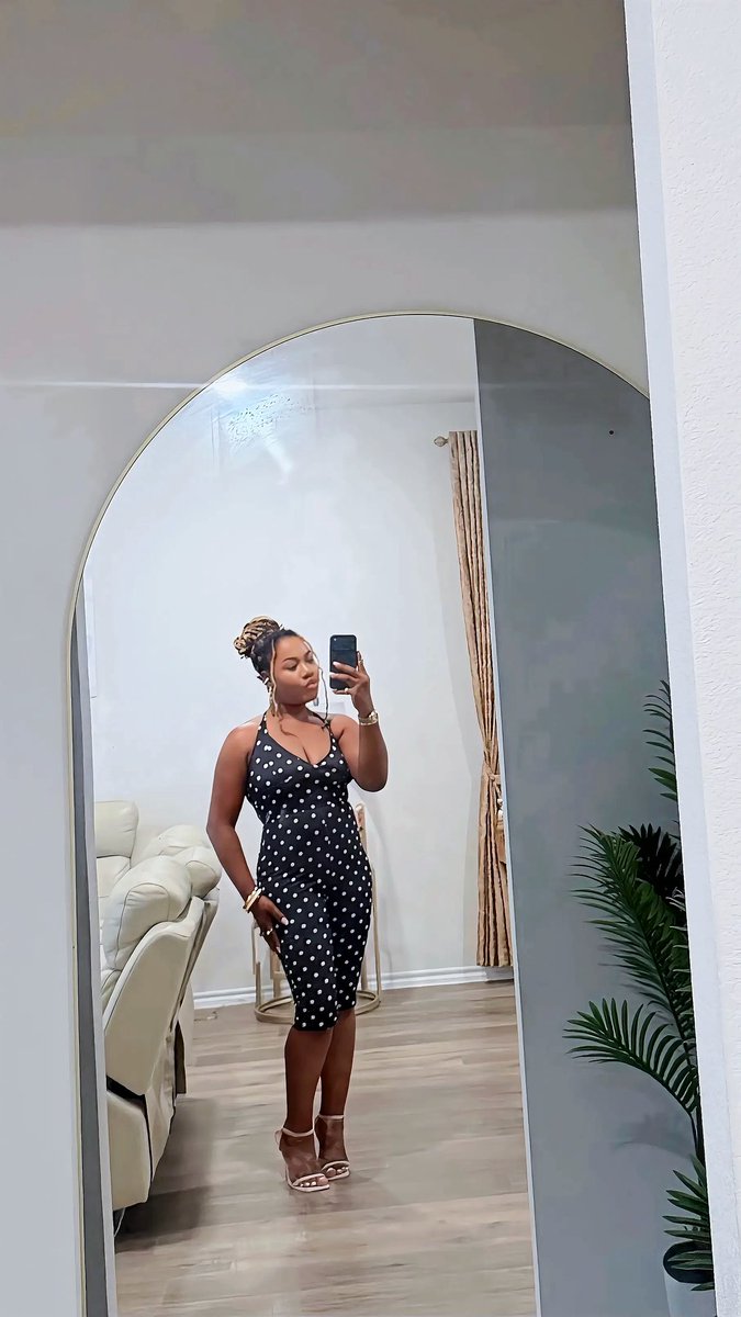 Abekeade24's tweet photo. In my baby girl and somehow backless outfits era 😍 https://t.co/5NPyCUvwTv