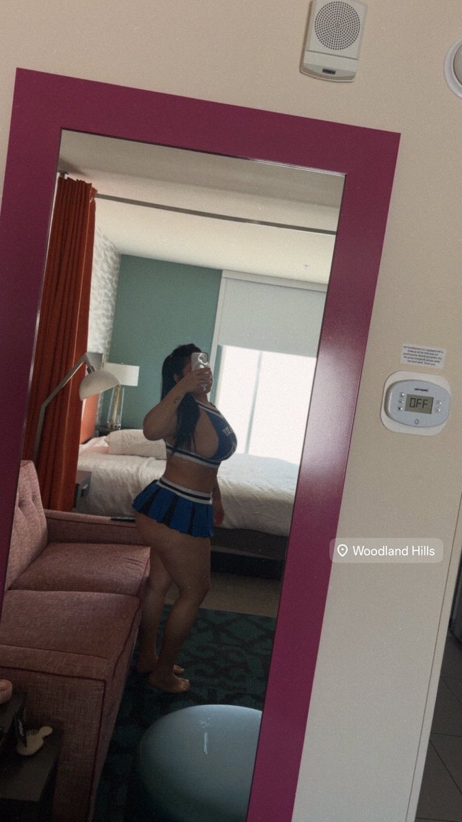 chanelluxx3x's tweet photo. Last day to see me in Woodland Hills CA 📍 https://t.co/v8OLtuHhaX