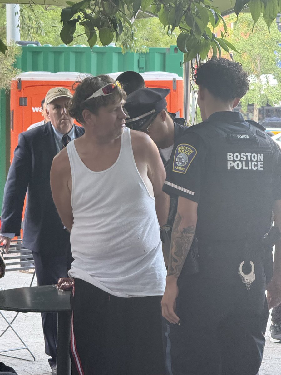 EdforBoston's tweet photo. Last night's in Chinatown, this gentleman, selling stolen meat, was arrested on an outstanding warrant for breaking and entering. I stood with and next to the police officer to demonstrate my support for him. I was prepared to assist the officer if he was assaulted. #bospoli https://t.co/hR4mVaoBZD