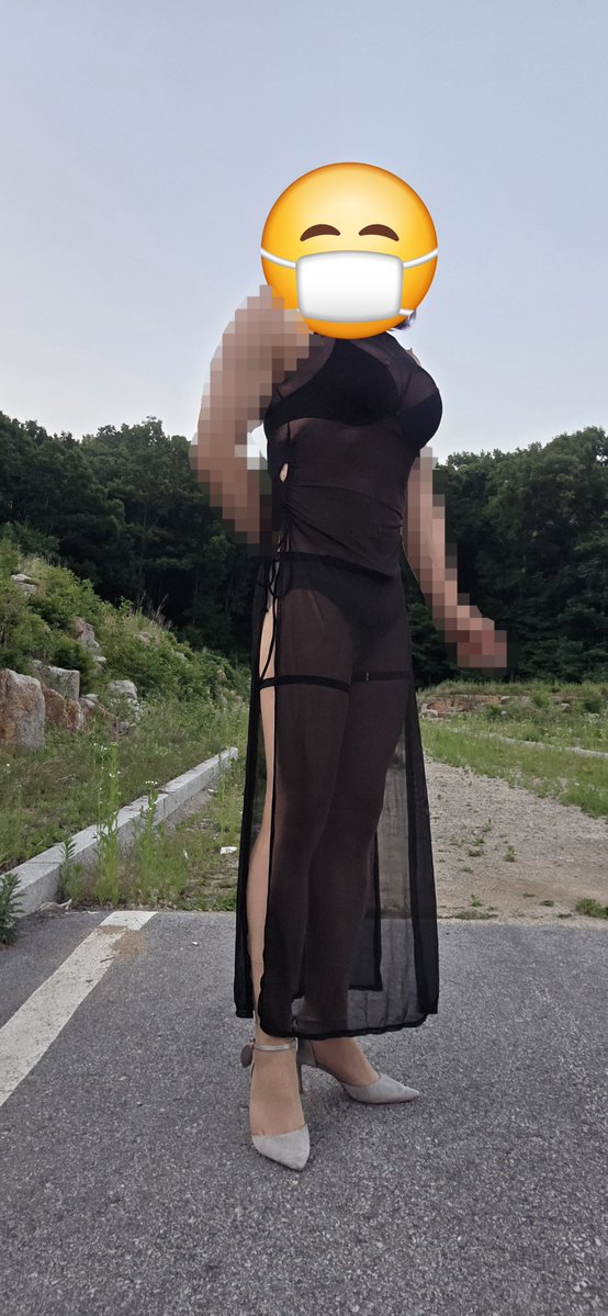 xji1e_2's tweet photo. #원주 #시디 #cd #예전 #ㄱㅇ 그나마 이렇게 입어야 잠깐이라도 밖에서 놀수있음..다른 옷들은 넘 더워..ㅠㅠ https://t.co/aVsvjXprwZ