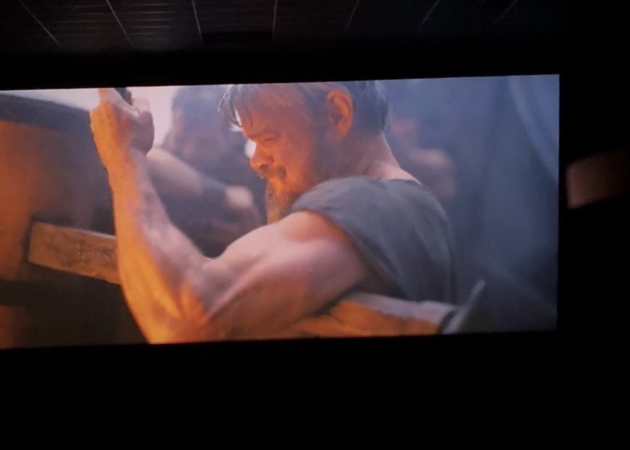 lydsfilm's tweet photo. as promised… matt damon’s arms for your viewing pleasure https://t.co/Sl7MeZnY9q