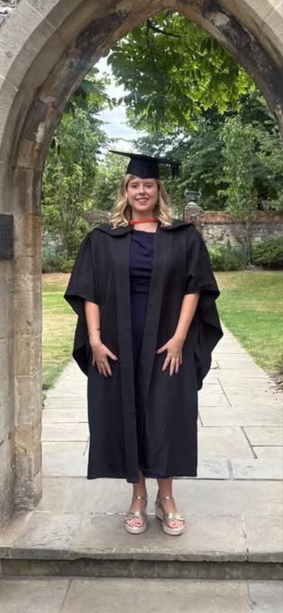 official_scrfc's tweet photo. Everyone at @official_scrfc @SCRColtsFC &amp; @SCRU18_CCYFL are super proud to announce that our very own queen of the clubhouse &amp; match day catering has just graduated after 5 years medical studies 
- 🥁 - 

We are very proud to introduce
🩺 DR Georgia 💉💊

Well done @GeorgialsX 👏🏻 https://t.co/GpBLHjPQmh