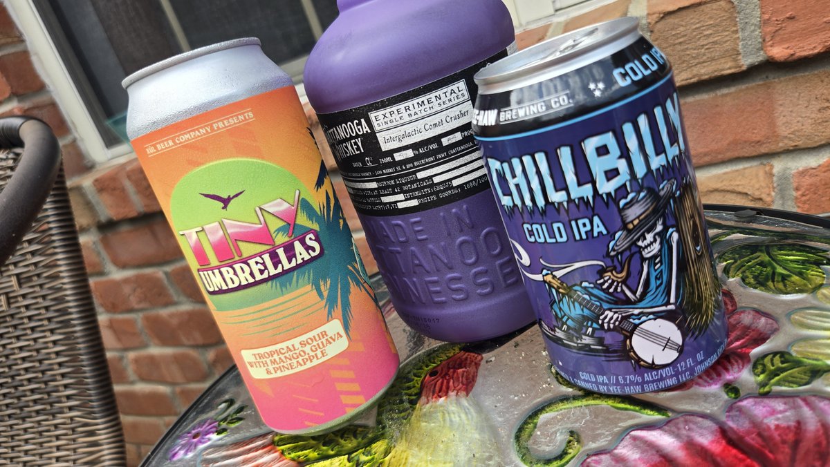 Lazy_F_Ranch's tweet photo. It's amazing what wonderful beverages you can find when you choose to #drinklocal.
@xulbeer
@chattwhiskey 
@YeeHawBrewing https://t.co/WJKcSoPCee