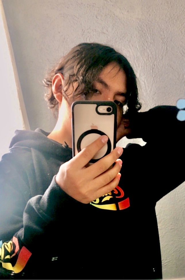 ItsPaltexGMD's tweet photo. Creo que me veía mejor antes de que me agarrara la loquera de pintarme el pelo https://t.co/BbPdQLunNt