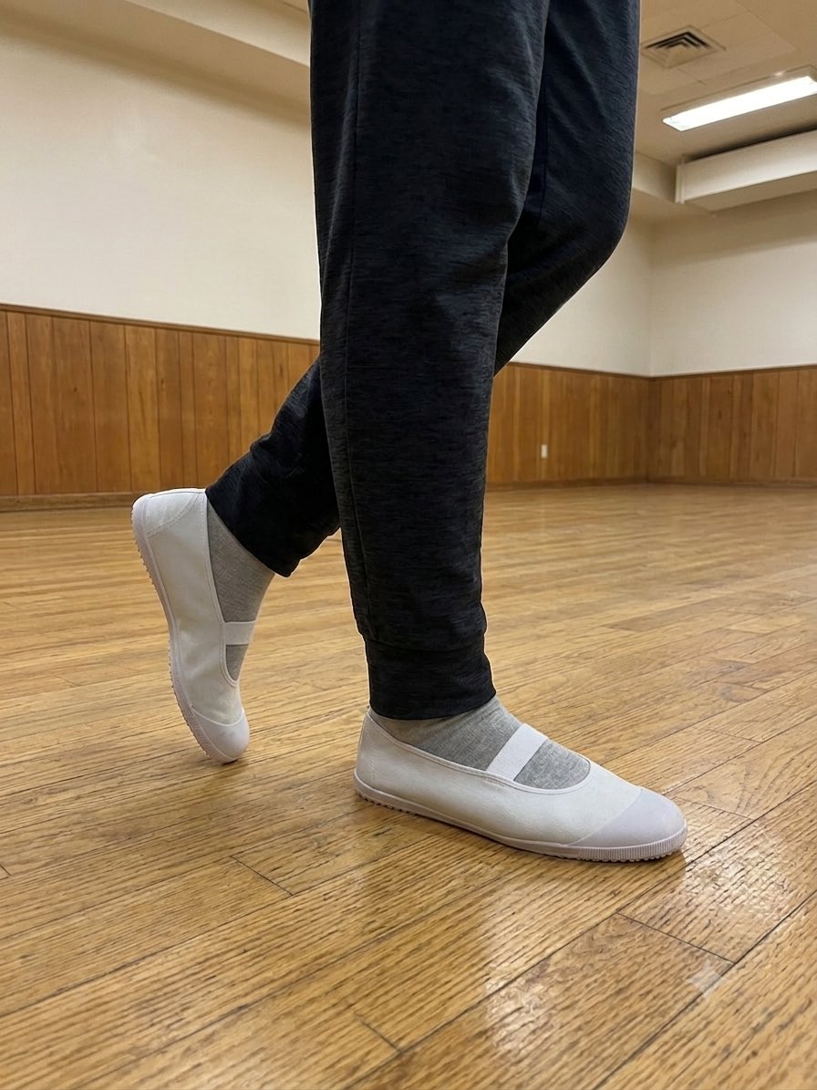 tsbswing's tweet photo. HCB 5200
#上履き https://t.co/Sd6eH5hIbR