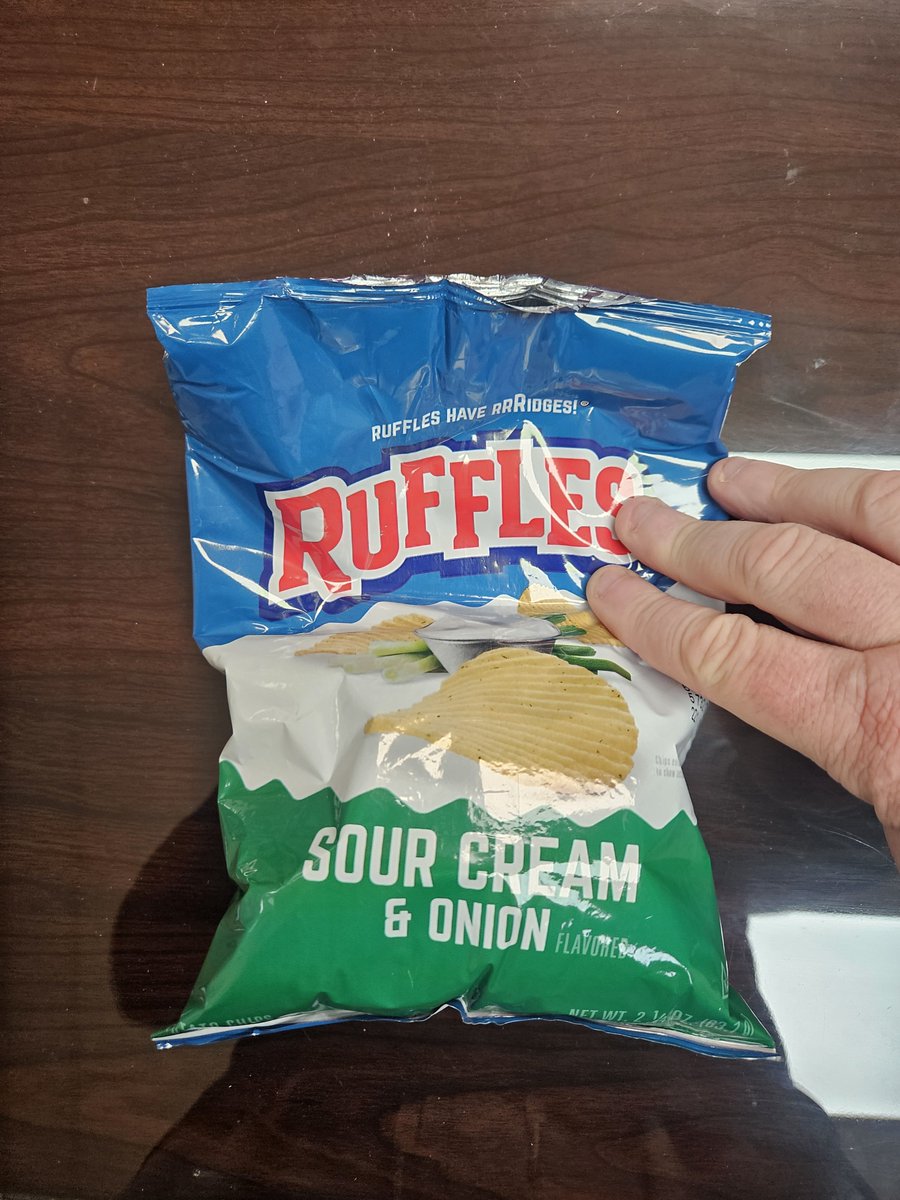 pillmanj's tweet photo. Come on Frito Lay...Be better...Bag over half full of air and under half full of actual chips.
@Fritolay https://t.co/DoLWjFCb27