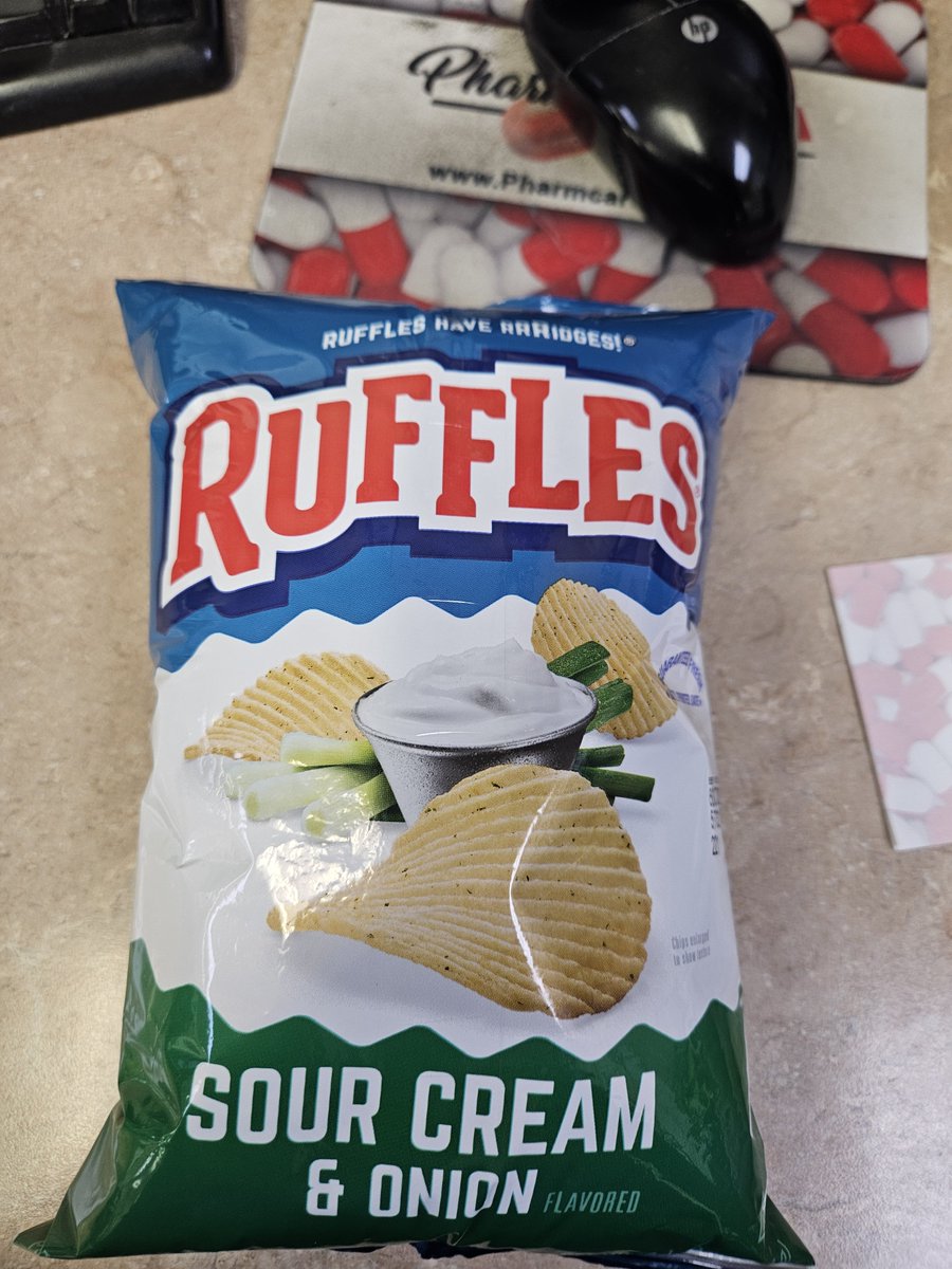 pillmanj's tweet photo. Come on Frito Lay...Be better...Bag over half full of air and under half full of actual chips.
@Fritolay https://t.co/DoLWjFCb27