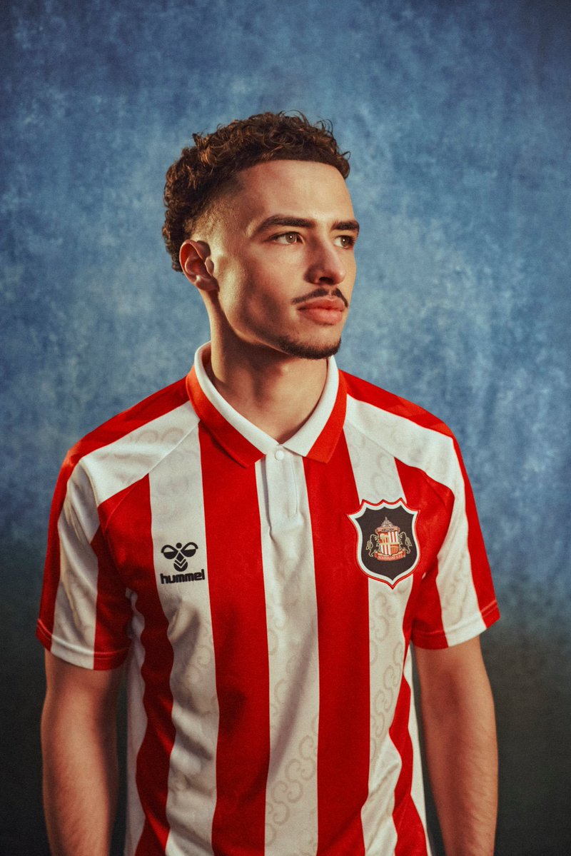 allfootb_update's tweet photo. OFFICIAL:  ✅ ✅

Sunderland release home kit season 2026/27

#SunderlandAFC 🔴⚪ https://t.co/2nA9NVsz0Y