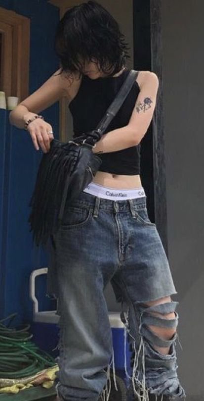 wegoncri's tweet photo. and looking THIS flawless in sleeveless tops https://t.co/3G4gXylbSf