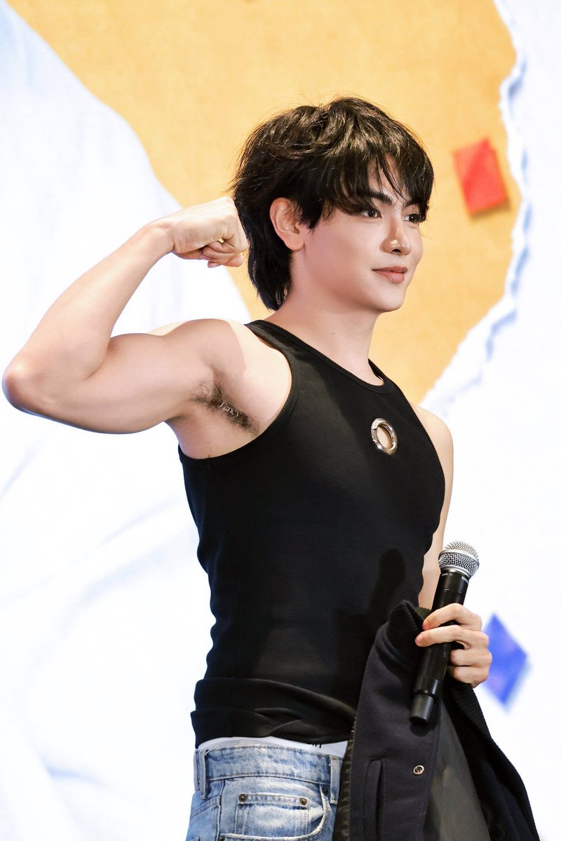 flexingactor's tweet photo. JOONG https://t.co/wjGfevKS53
