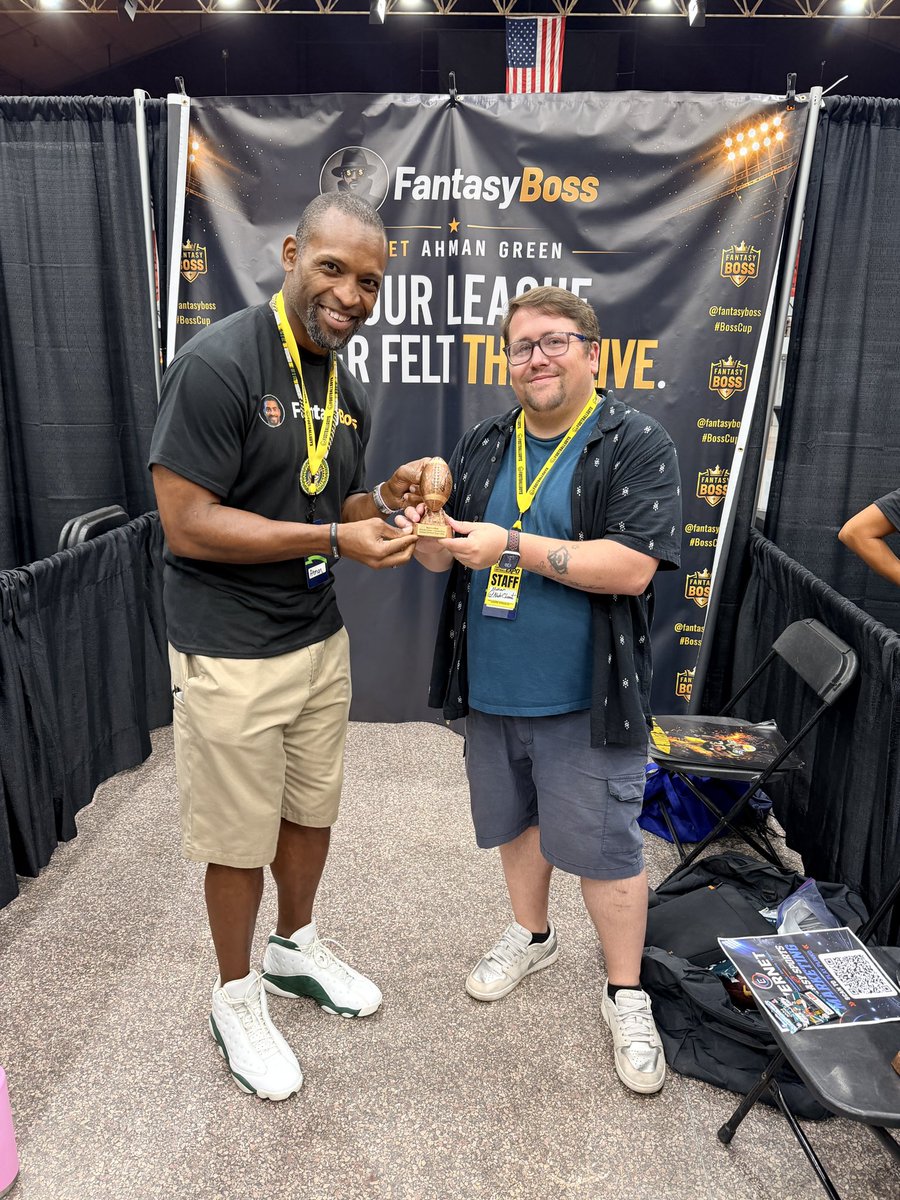 EVERNET_MKTG's tweet photo. What a great weekend connecting with growing businesses @theffexpo!

Shoutout to @FantasyBoss a growing league management app bringing in @AhmanGreen30🔥

We’re excited for the upcoming conversations in the coming weeks and getting into the #NFLKickoff 

#FFExpo26 #FootballHoF https://t.co/rsxHwe6A8t